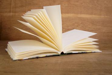 Heller Fotokarton Fotoalbum aus der Manufaktur Schreibweise